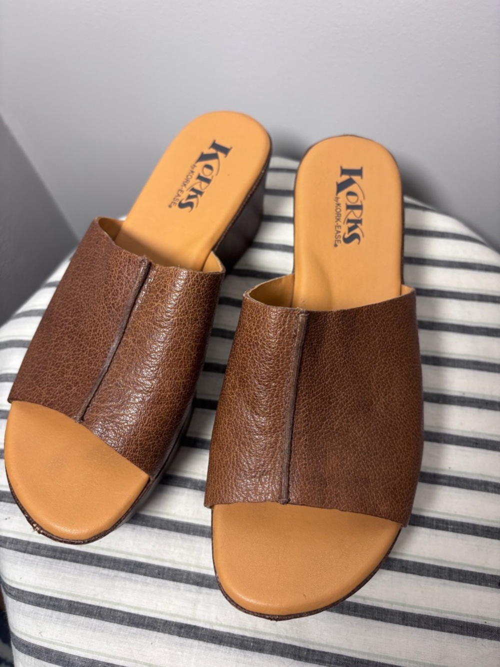 Women’s Authentic Korks Platform Leather Sandals Size 9